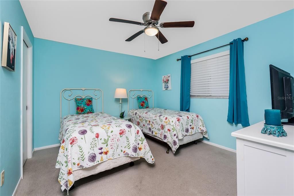 For Sale: $185,000 (2 beds, 2 baths, 1092 Square Feet)