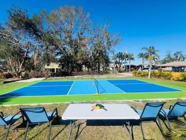 For Sale: $1,169,000 (4 beds, 4 baths, 3497 Square Feet)