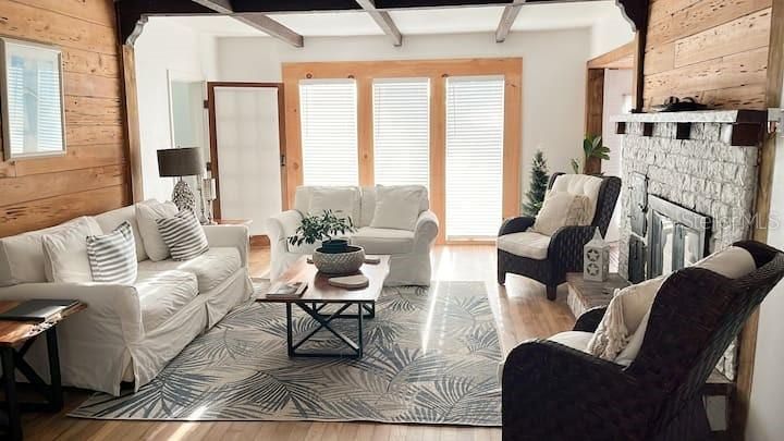 For Sale: $1,169,000 (4 beds, 4 baths, 3497 Square Feet)