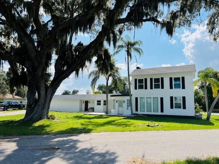 For Sale: $1,169,000 (4 beds, 4 baths, 3497 Square Feet)