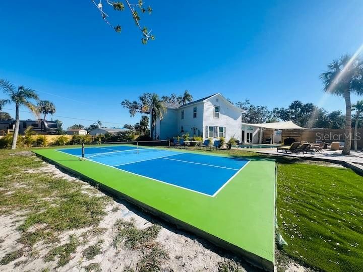 For Sale: $1,169,000 (4 beds, 4 baths, 3497 Square Feet)