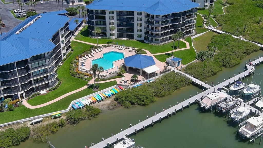 For Sale: $450,000 (2 beds, 2 baths, 1158 Square Feet)