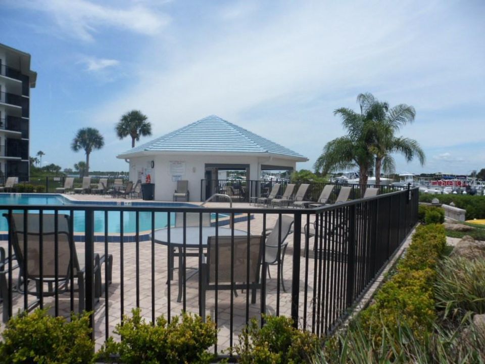 For Sale: $450,000 (2 beds, 2 baths, 1158 Square Feet)