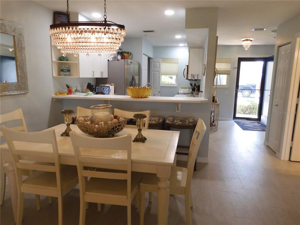 For Sale: $450,000 (2 beds, 2 baths, 1158 Square Feet)