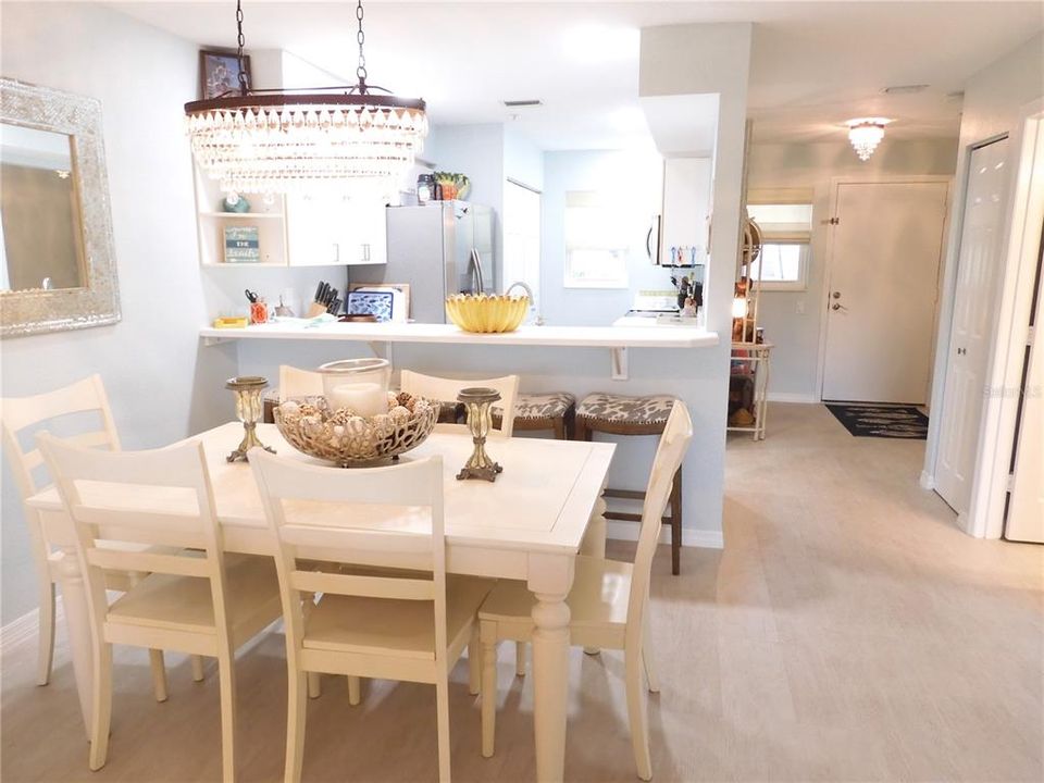 For Sale: $450,000 (2 beds, 2 baths, 1158 Square Feet)