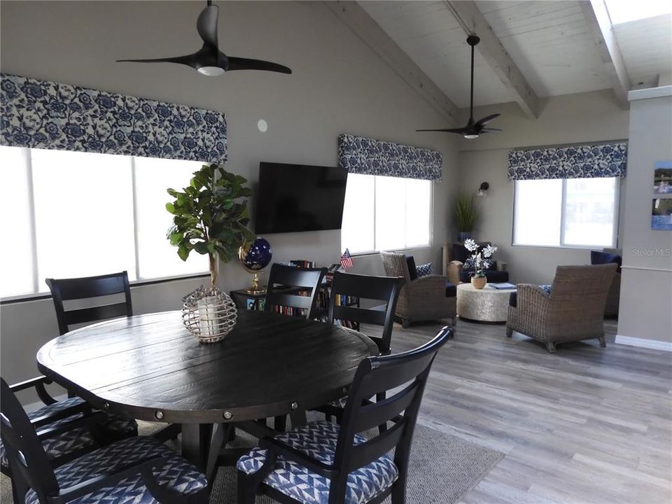 For Sale: $450,000 (2 beds, 2 baths, 1158 Square Feet)