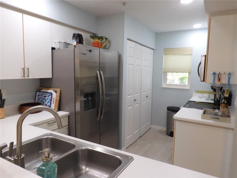 For Sale: $450,000 (2 beds, 2 baths, 1158 Square Feet)