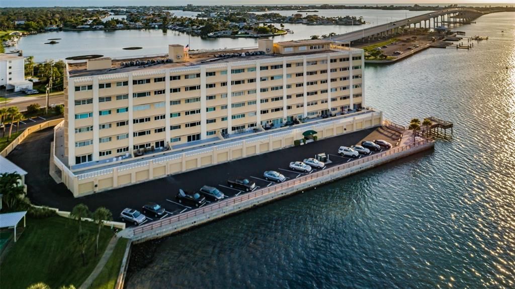 For Sale: $434,900 (2 beds, 2 baths, 1440 Square Feet)