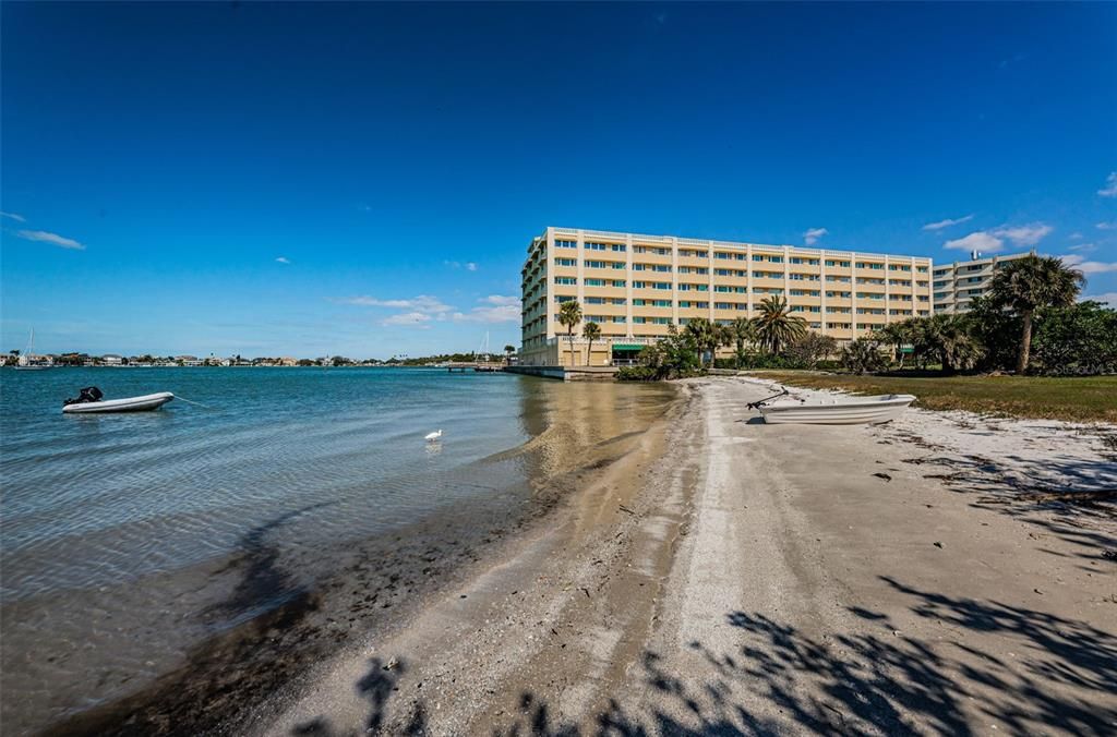 For Sale: $434,900 (2 beds, 2 baths, 1440 Square Feet)