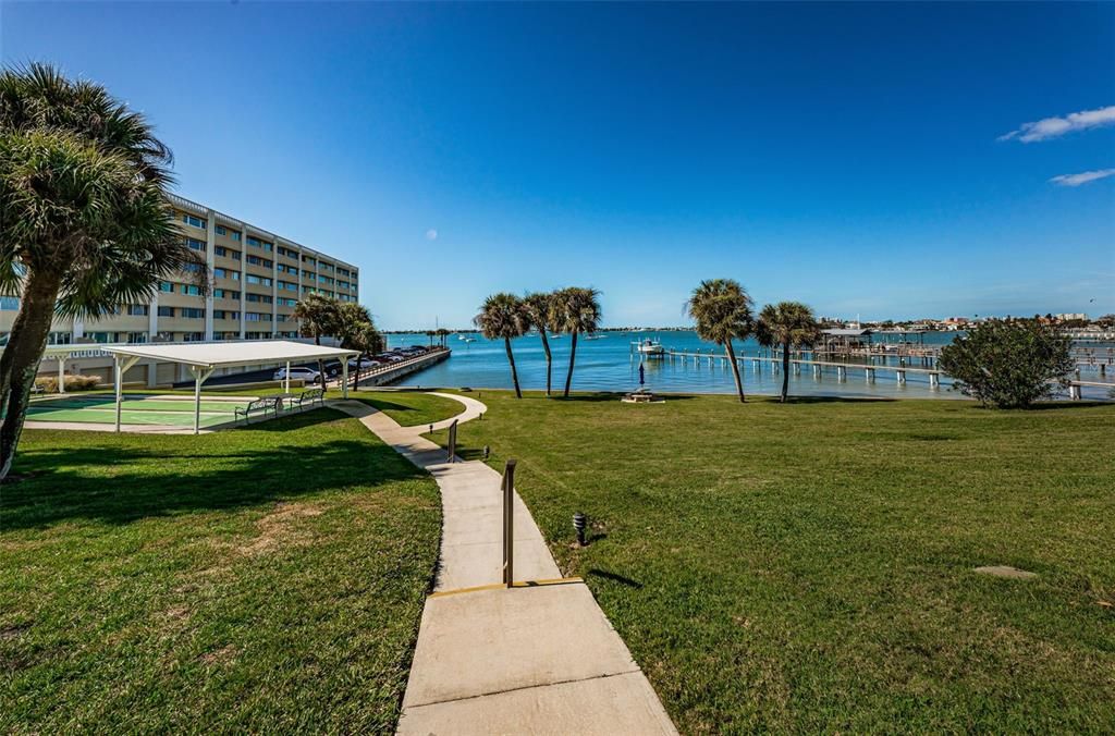 For Sale: $434,900 (2 beds, 2 baths, 1440 Square Feet)