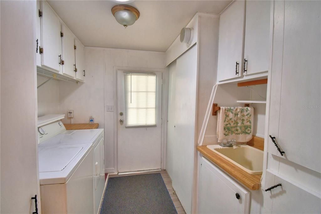 Под контрактом: $169,900 (3 спален, 2 ванн, 1456 Квадратных фут)