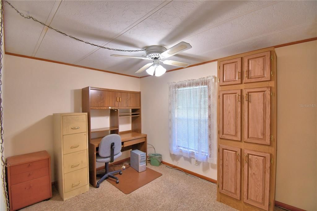 Под контрактом: $169,900 (3 спален, 2 ванн, 1456 Квадратных фут)