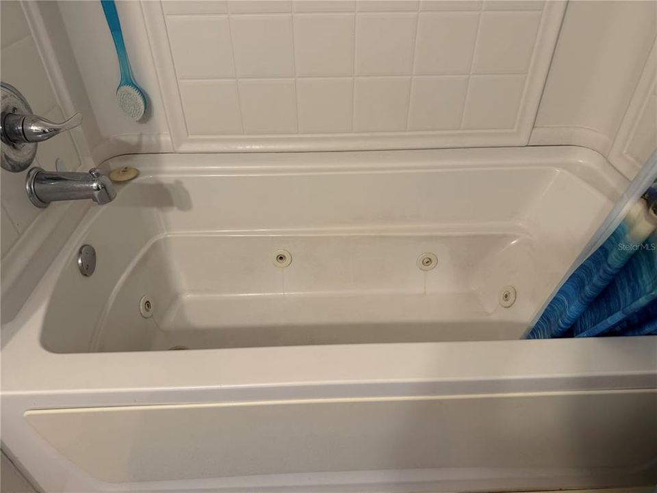 Под контрактом: $169,900 (3 спален, 2 ванн, 1456 Квадратных фут)