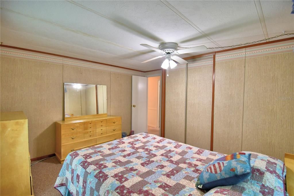 Под контрактом: $169,900 (3 спален, 2 ванн, 1456 Квадратных фут)