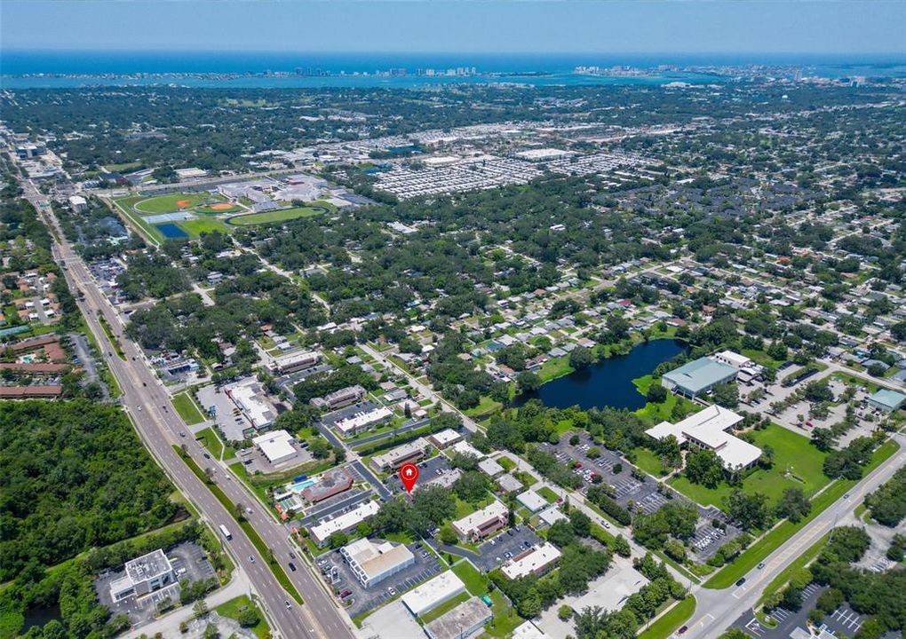 待售: $168,000 (2 贝兹, 2 浴室, 910 平方英尺)