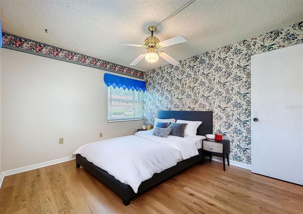 待售: $168,000 (2 贝兹, 2 浴室, 910 平方英尺)