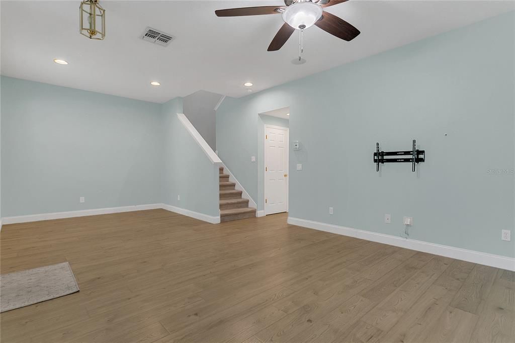 出租: $2,150 (4 贝兹, 2 浴室, 1706 平方英尺)