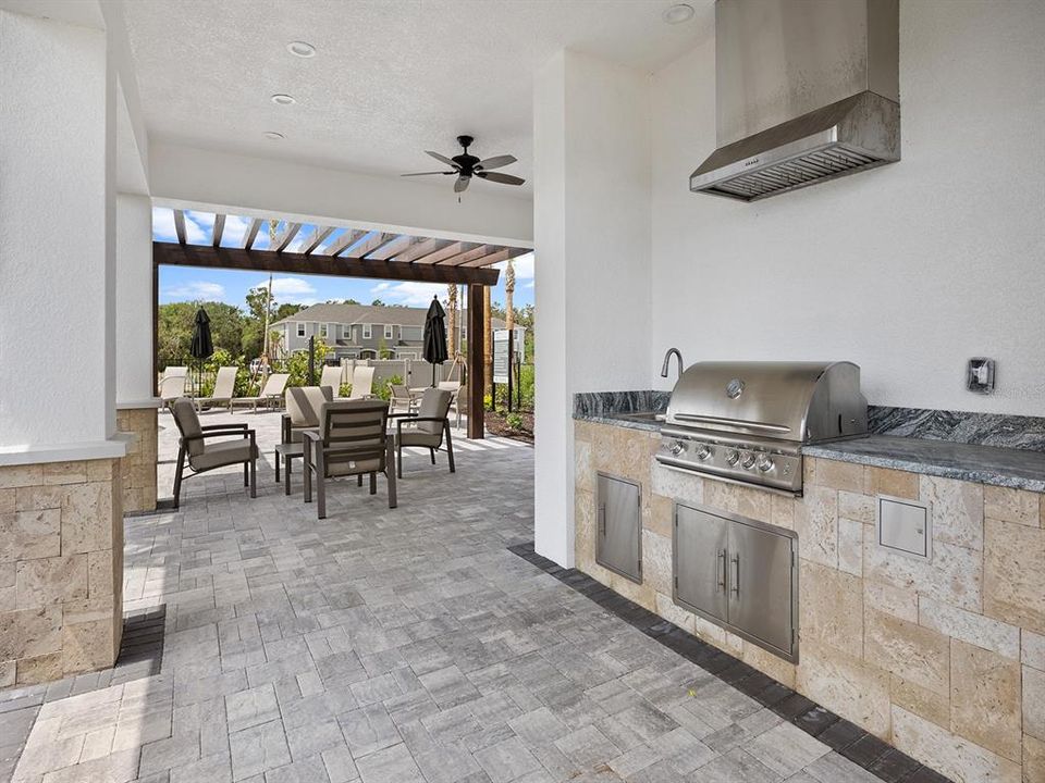 For Rent: $2,400 (3 beds, 2 baths, 1417 Square Feet)