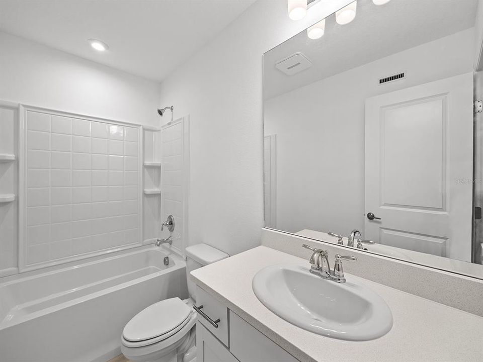 For Rent: $2,400 (3 beds, 2 baths, 1417 Square Feet)