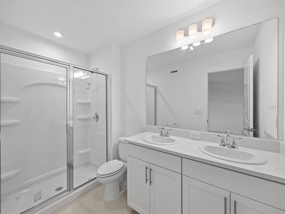 For Rent: $2,400 (3 beds, 2 baths, 1417 Square Feet)