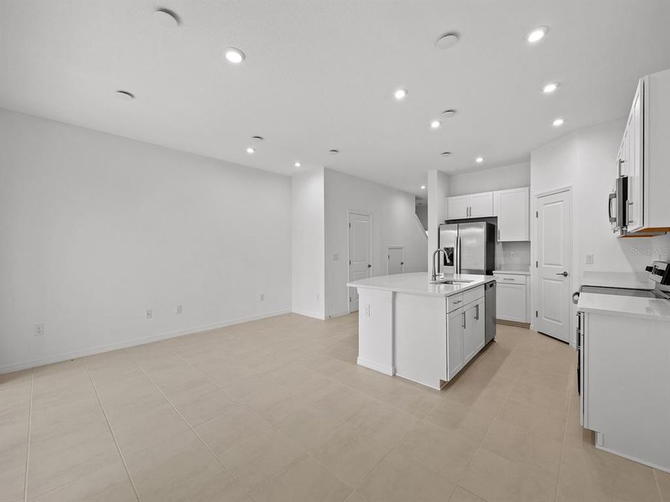 For Rent: $2,400 (3 beds, 2 baths, 1417 Square Feet)