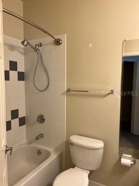 Active With Contract: $1,895 (3 beds, 2 baths, 1282 Square Feet)