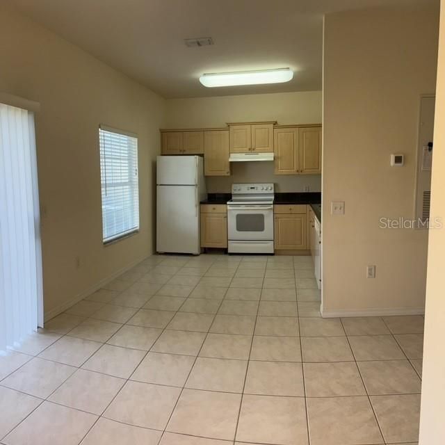 Active With Contract: $1,895 (3 beds, 2 baths, 1282 Square Feet)