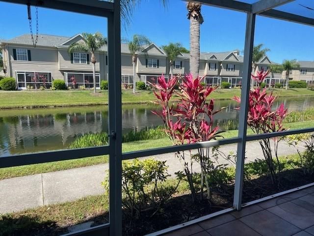 Active With Contract: $1,895 (3 beds, 2 baths, 1282 Square Feet)