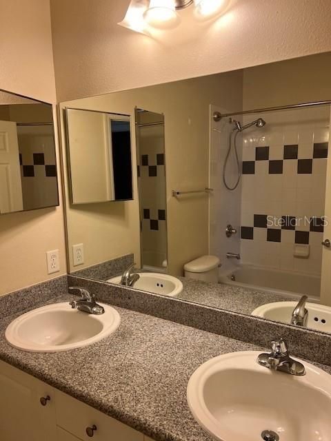 Active With Contract: $1,895 (3 beds, 2 baths, 1282 Square Feet)