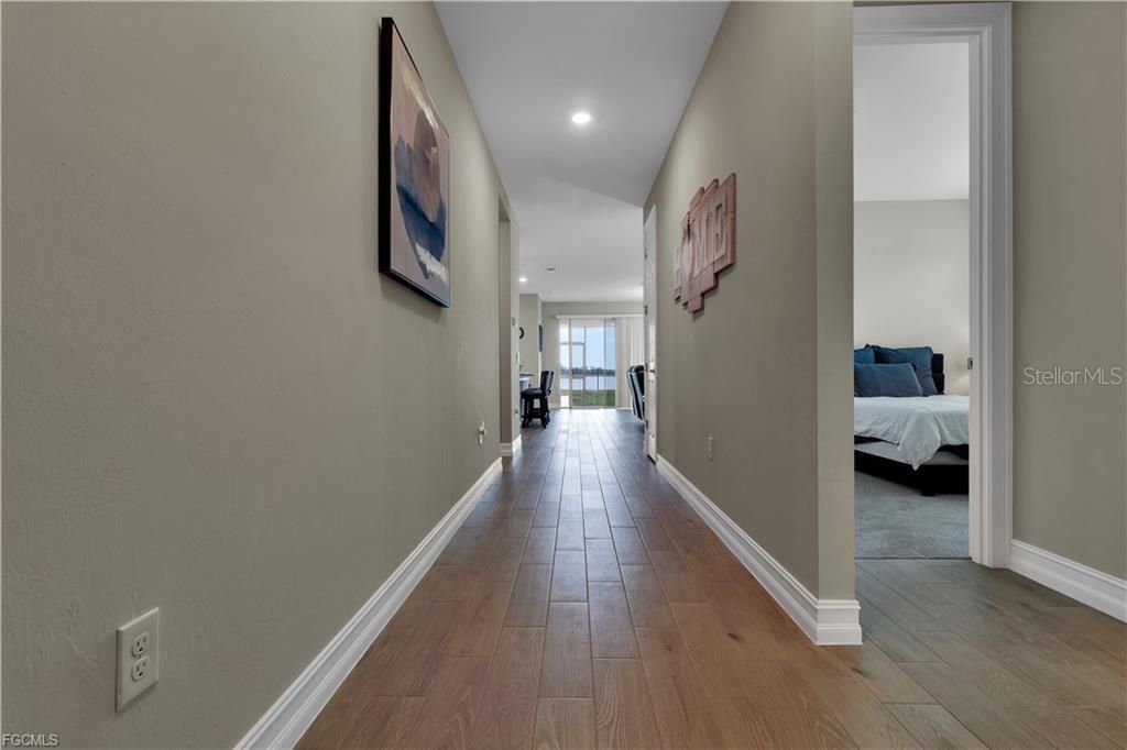 Activo con contrato: $335,000 (3 camas, 2 baños, 1816 Pies cuadrados)