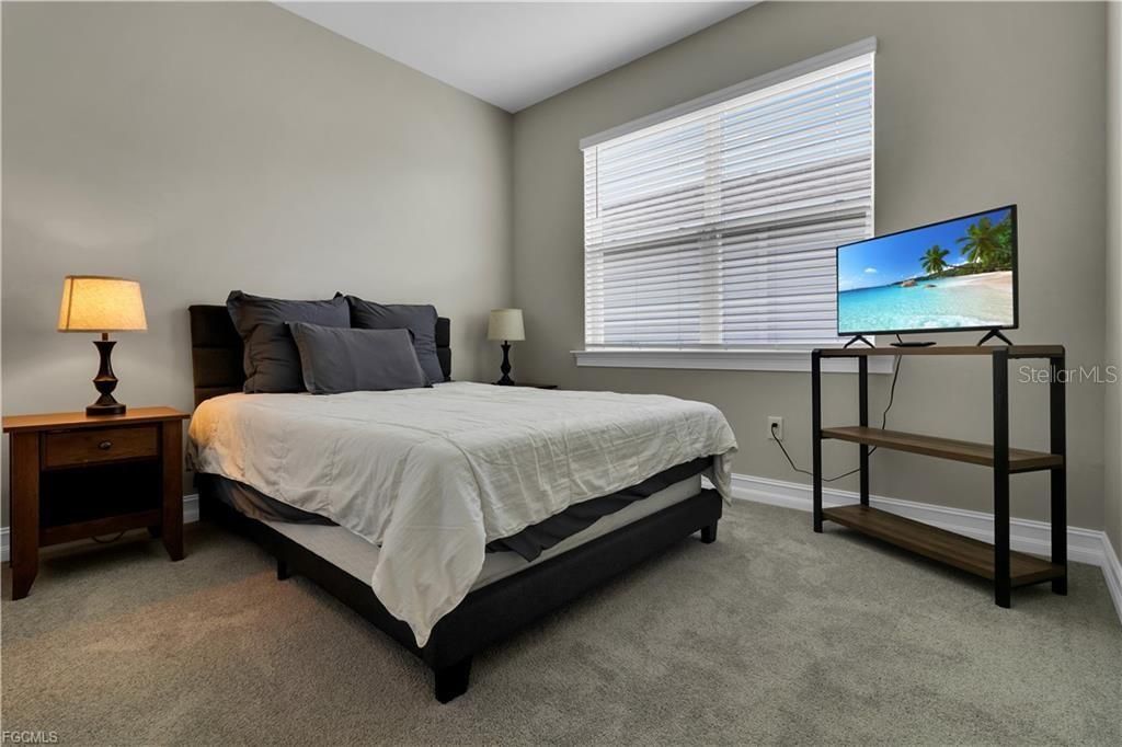 Activo con contrato: $335,000 (3 camas, 2 baños, 1816 Pies cuadrados)