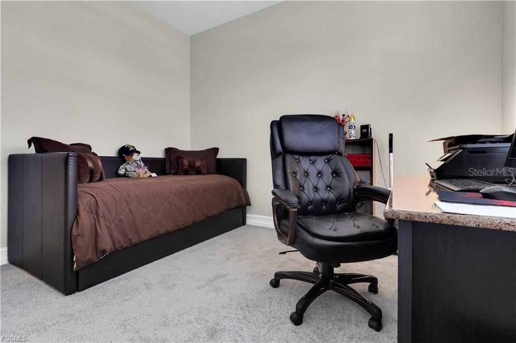 Activo con contrato: $335,000 (3 camas, 2 baños, 1816 Pies cuadrados)