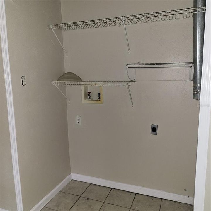 Active With Contract: $249,000 (4 beds, 1 baths, 1644 Square Feet)