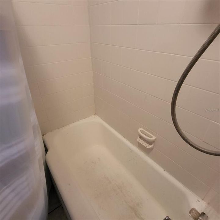 Active With Contract: $249,000 (4 beds, 1 baths, 1644 Square Feet)