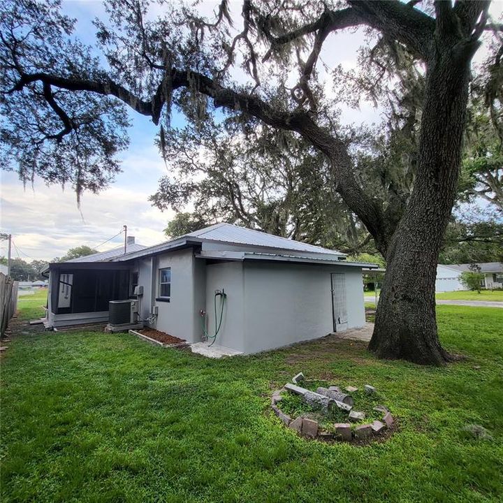 Active With Contract: $249,000 (4 beds, 1 baths, 1644 Square Feet)