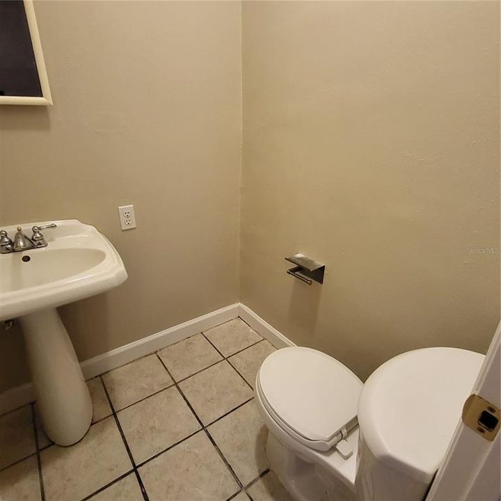 Active With Contract: $249,000 (4 beds, 1 baths, 1644 Square Feet)