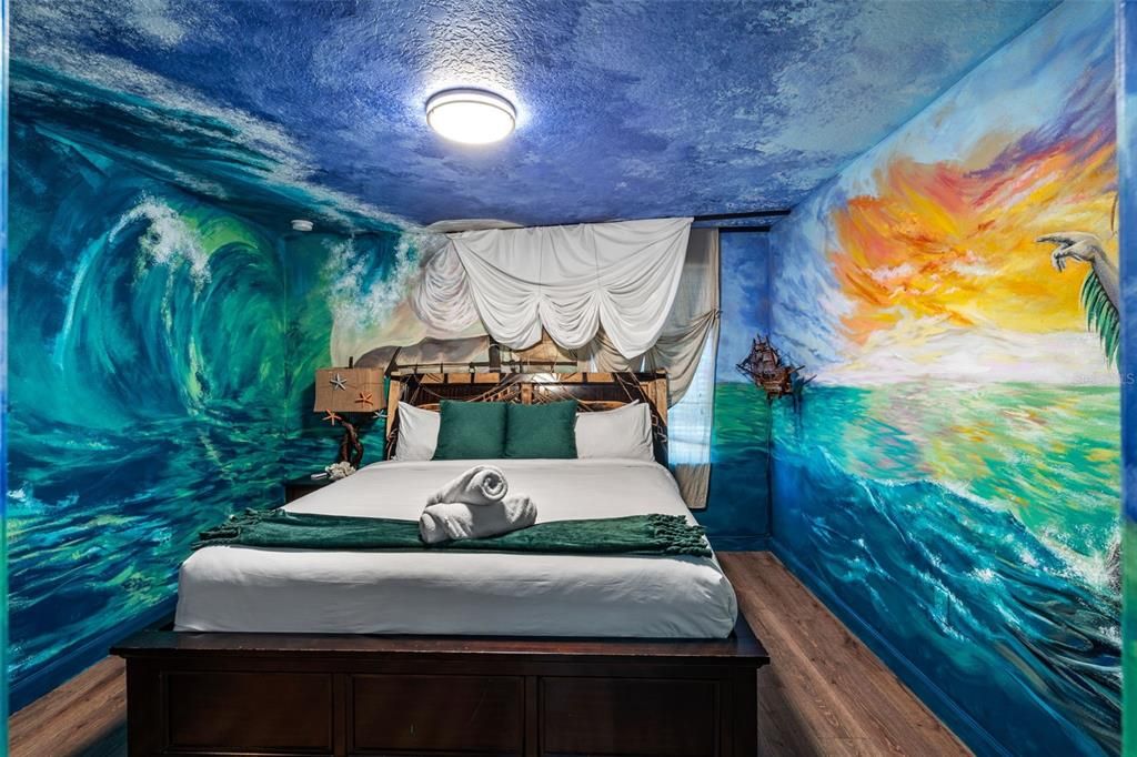 На продажу: $985,000 (9 спален, 5 ванн, 3909 Квадратных фут)