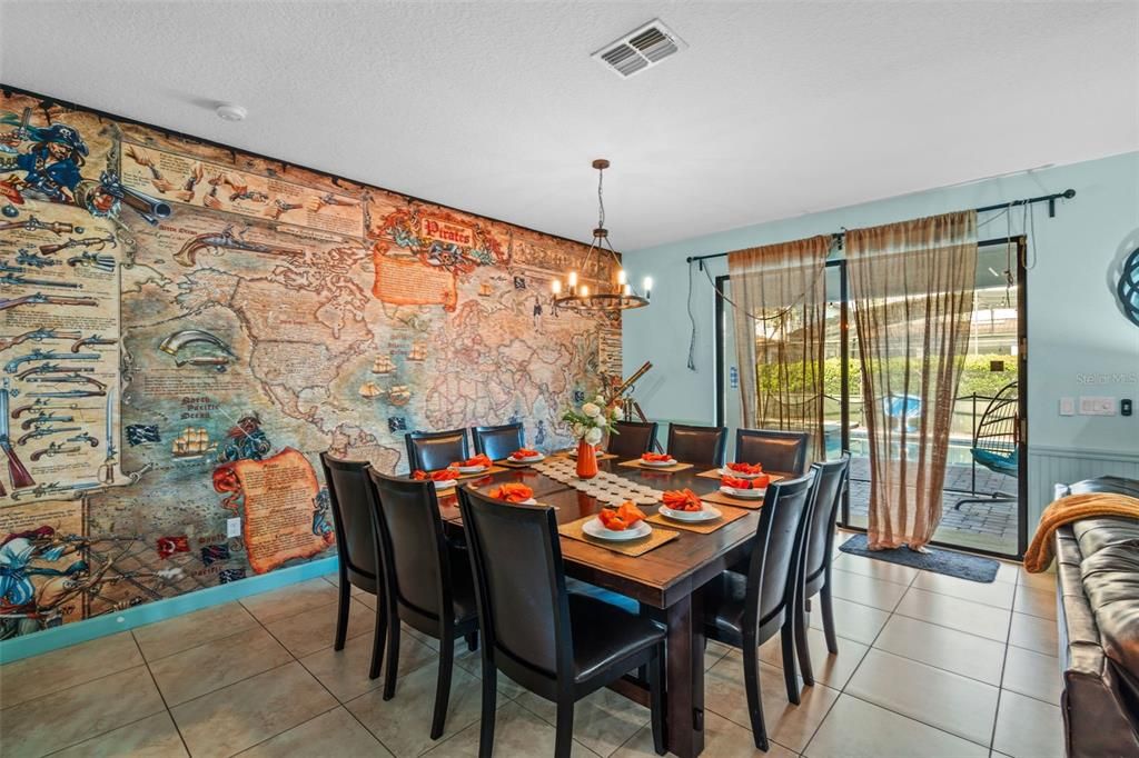 На продажу: $985,000 (9 спален, 5 ванн, 3909 Квадратных фут)