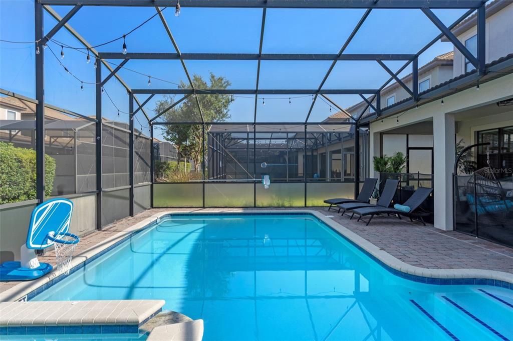 На продажу: $985,000 (9 спален, 5 ванн, 3909 Квадратных фут)