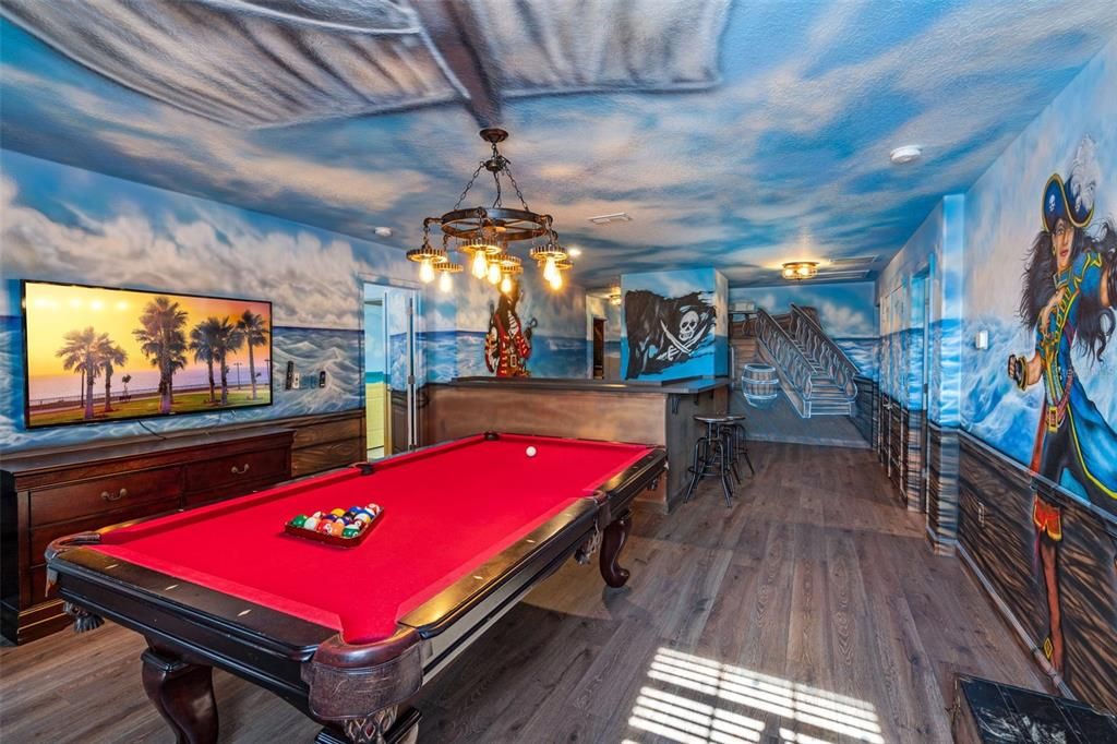 На продажу: $985,000 (9 спален, 5 ванн, 3909 Квадратных фут)