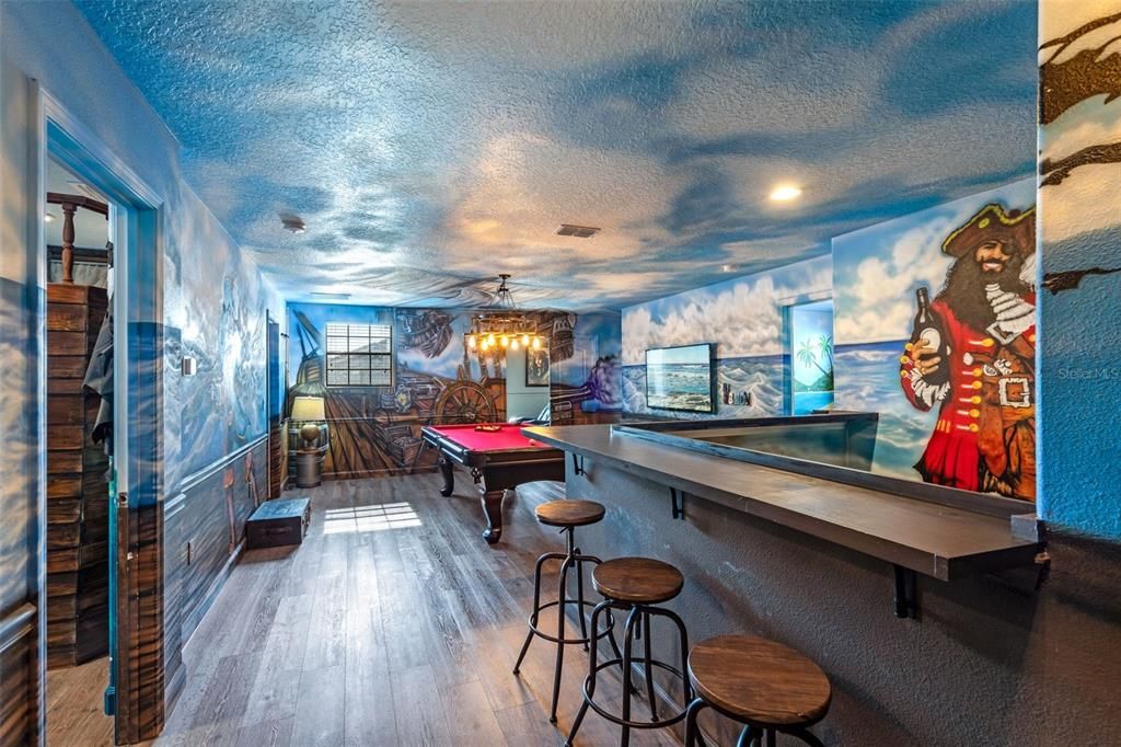 На продажу: $985,000 (9 спален, 5 ванн, 3909 Квадратных фут)