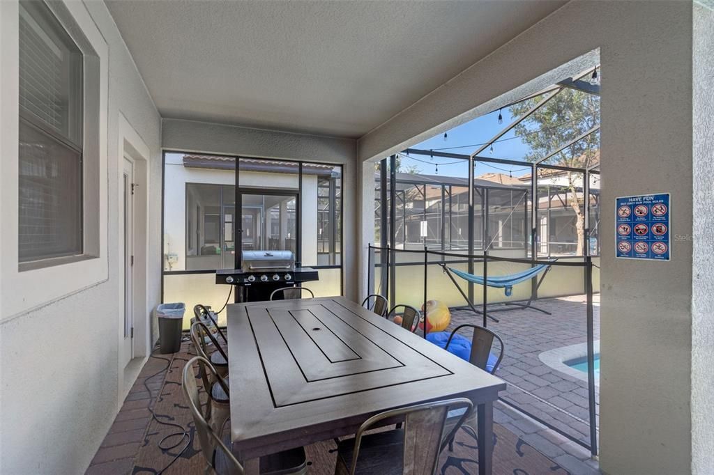 На продажу: $985,000 (9 спален, 5 ванн, 3909 Квадратных фут)