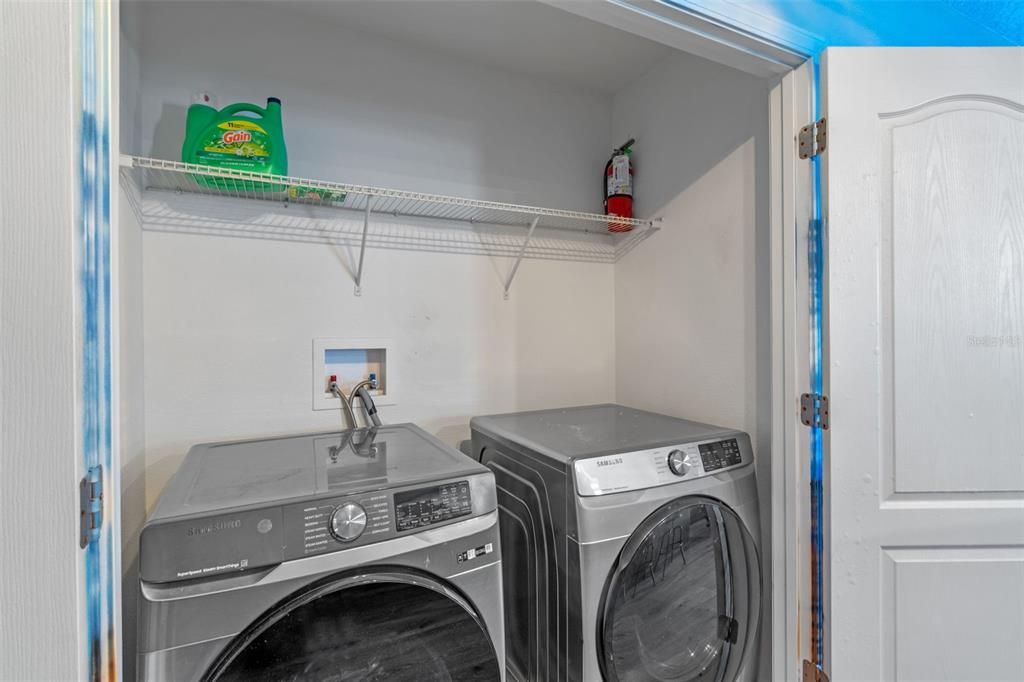 На продажу: $985,000 (9 спален, 5 ванн, 3909 Квадратных фут)