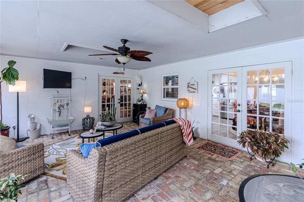 待售: $458,500 (2 贝兹, 2 浴室, 1936 平方英尺)