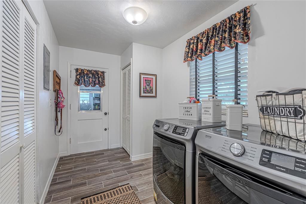 待售: $458,500 (2 贝兹, 2 浴室, 1936 平方英尺)