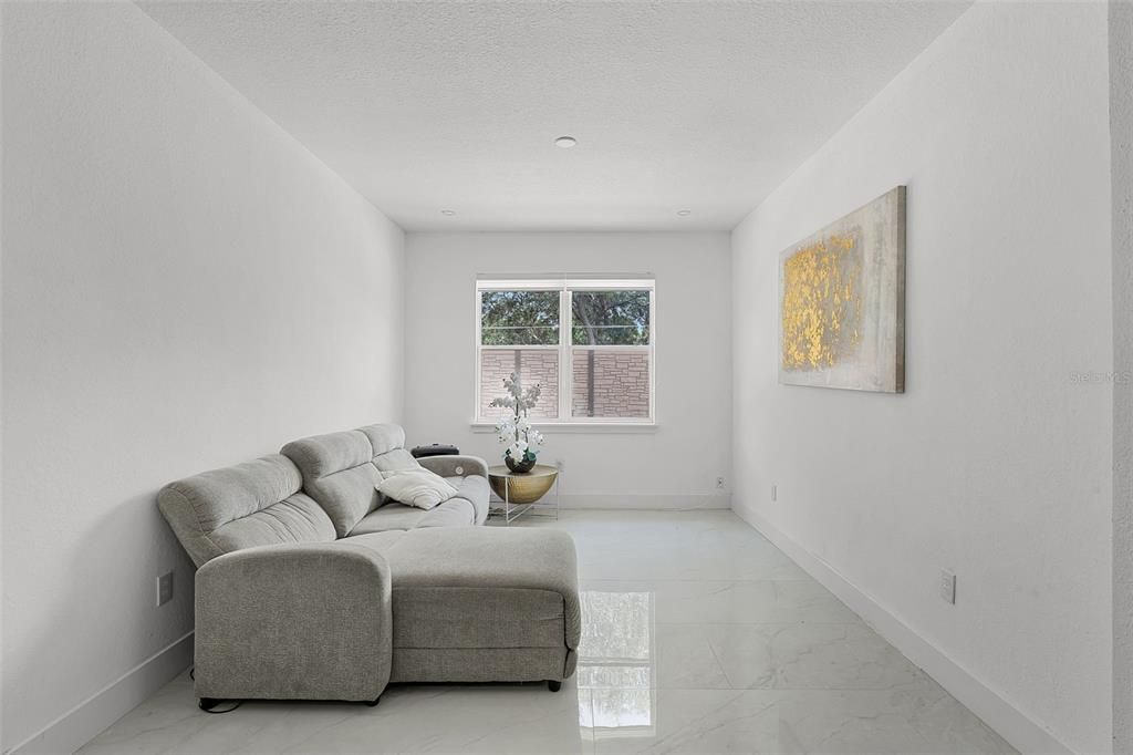 En Venta: $725,000 (4 camas, 3 baños, 2752 Pies cuadrados)