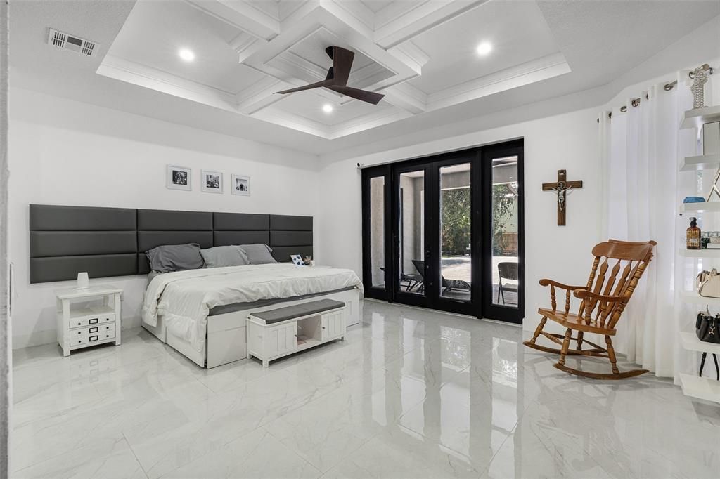 En Venta: $725,000 (4 camas, 3 baños, 2752 Pies cuadrados)