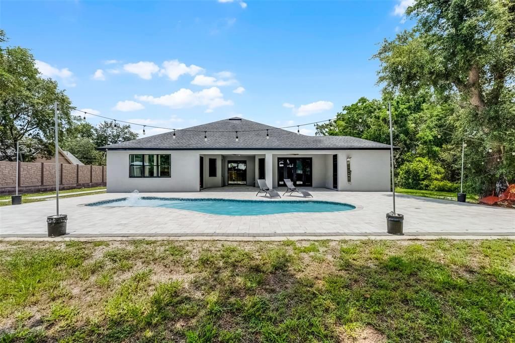 En Venta: $725,000 (4 camas, 3 baños, 2752 Pies cuadrados)