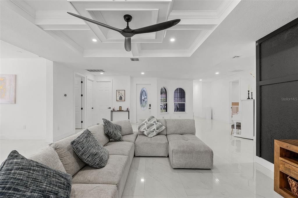 En Venta: $725,000 (4 camas, 3 baños, 2752 Pies cuadrados)