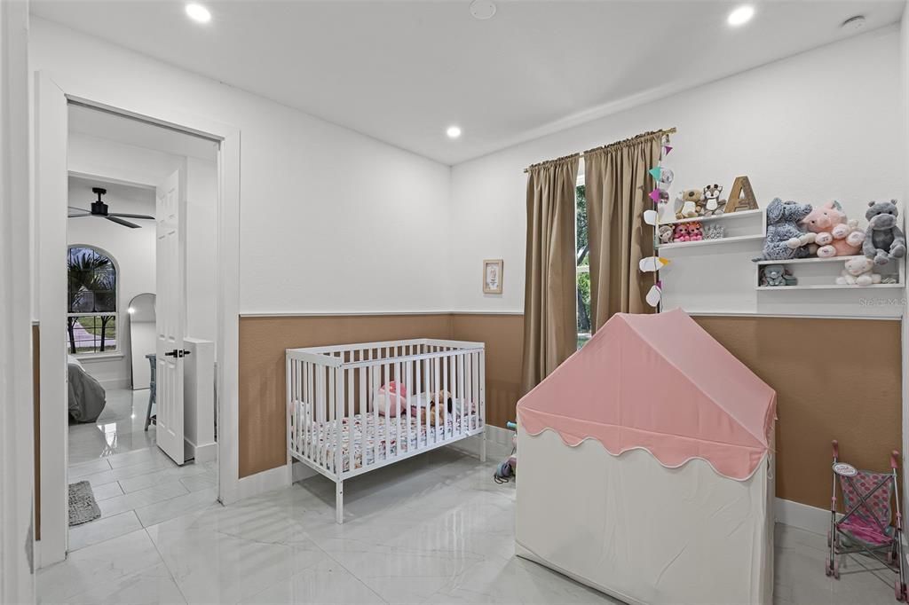 En Venta: $725,000 (4 camas, 3 baños, 2752 Pies cuadrados)